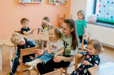 Коли краще йти до садка та які в цьому переваги для дитини